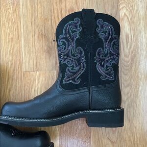 Woman’s Ariat Fatbaby boots-New in box. Black and Purple size 9b